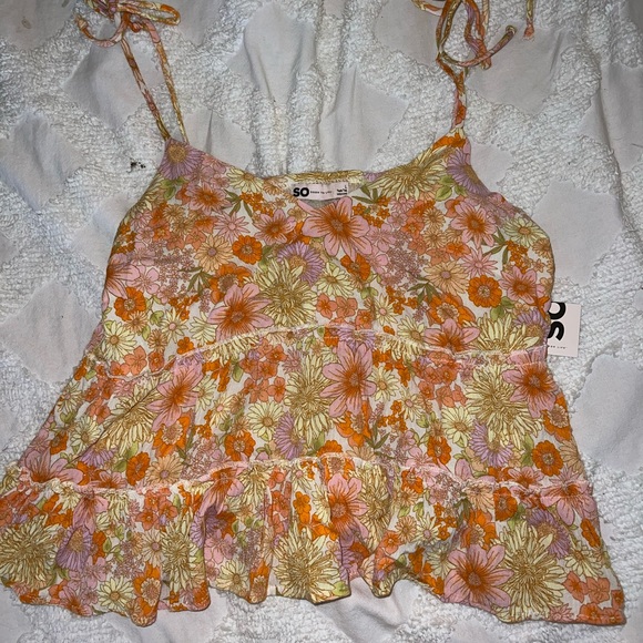 Flowery Blouse - Picture 2 of 3